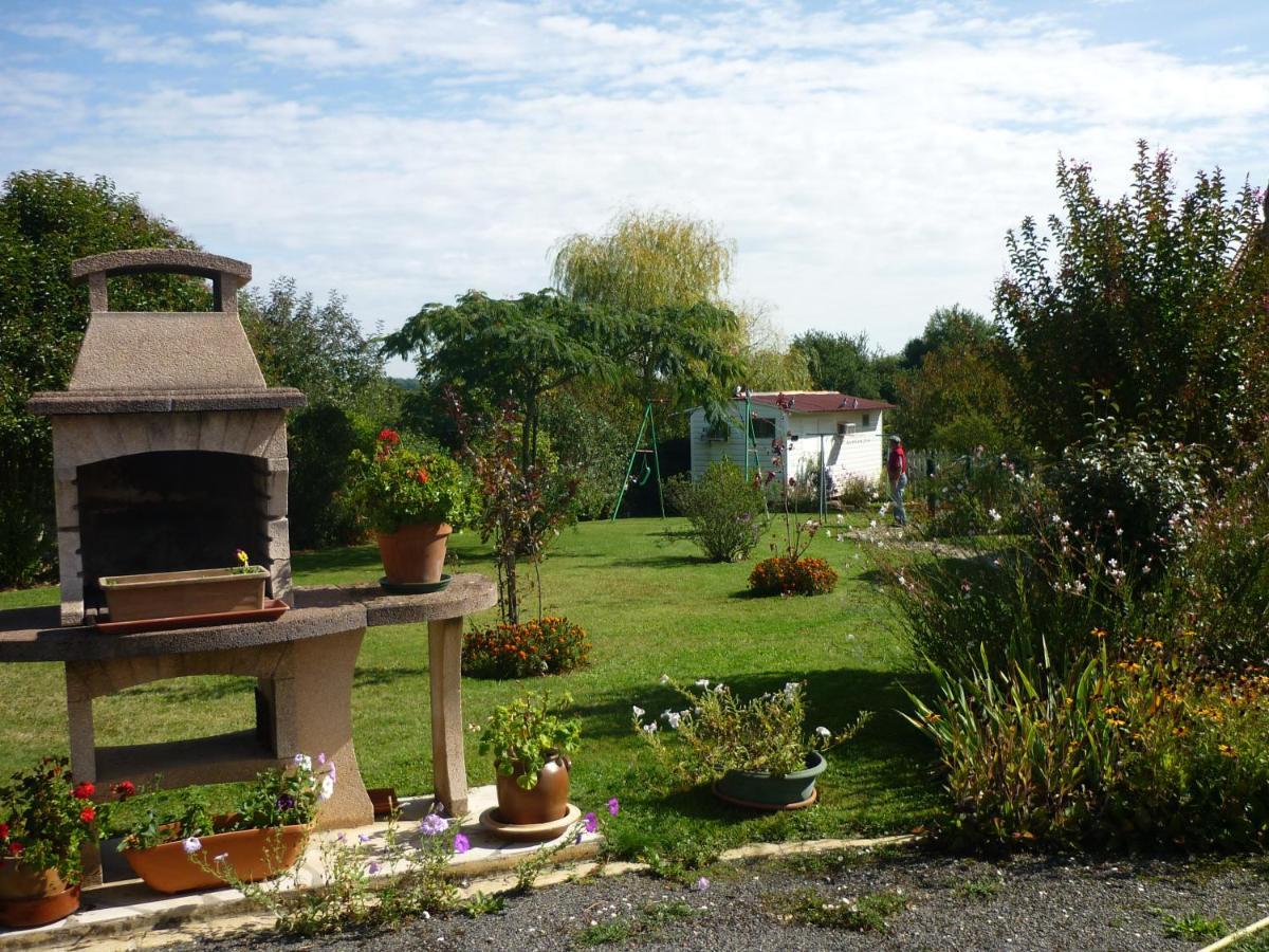 مبيت وإفطار Beaulieu-sur-Sonnette Les Hirondelles Du Paradis 6 Rue Des Oiseaux المظهر الخارجي الصورة